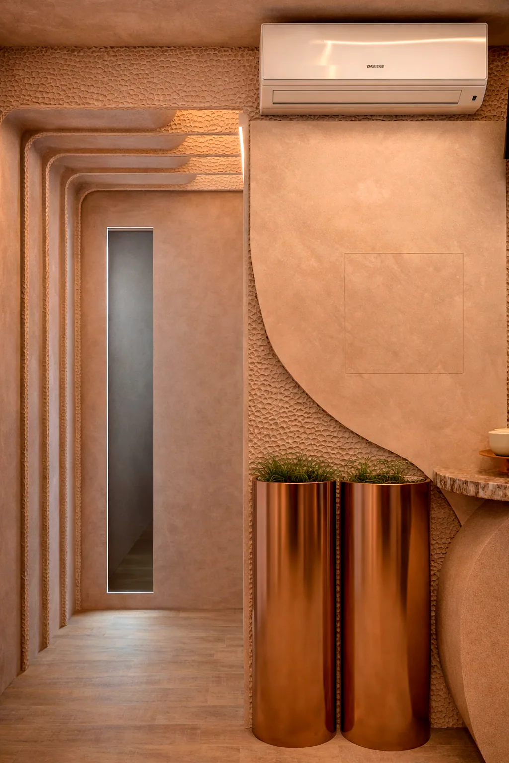 Espera com banco e iluminação difusa